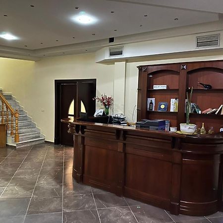 Hotel Verzaci Rinas Екстериор снимка