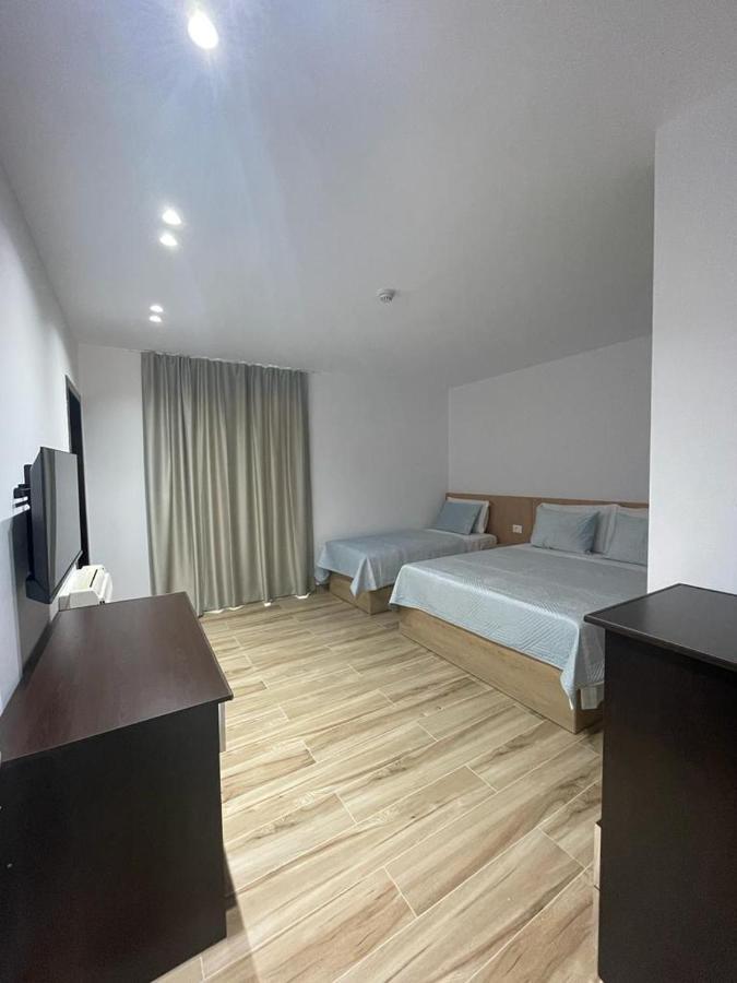 Hotel Verzaci Rinas Екстериор снимка