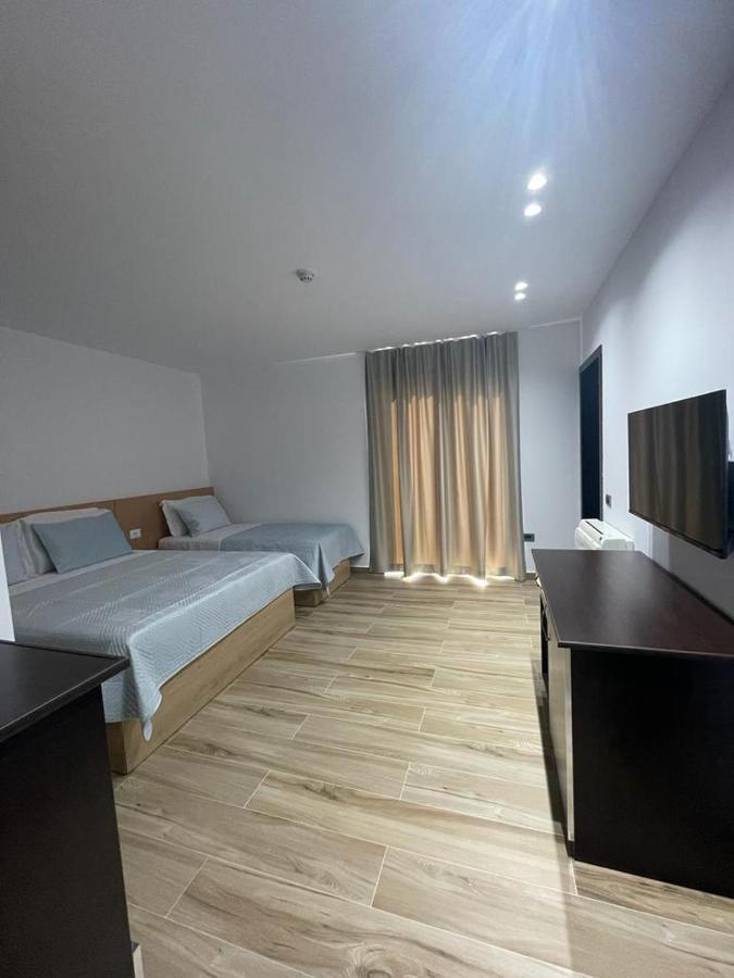 Hotel Verzaci Rinas Екстериор снимка