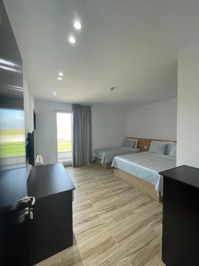Hotel Verzaci Rinas Екстериор снимка