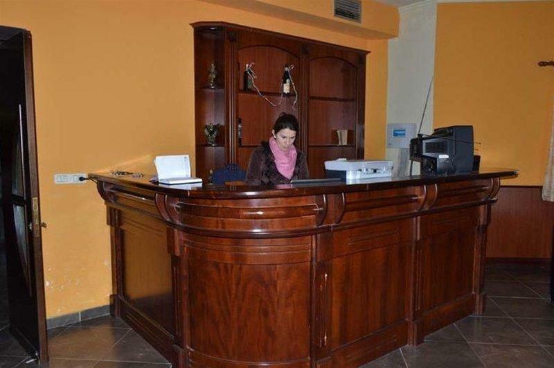 Hotel Verzaci Rinas Екстериор снимка