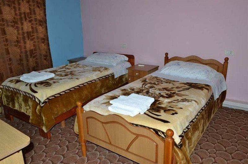 Hotel Verzaci Rinas Екстериор снимка